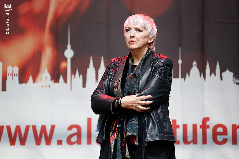 Kundgebung der Veranstaltungsbranche: „ALARMSTUFE ROT“ / Claudia Roth, Bündnis 90/Die Grünen