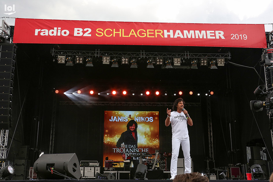 radio B2 SchlagerHammer 2019 / Showact: Janis Nikos