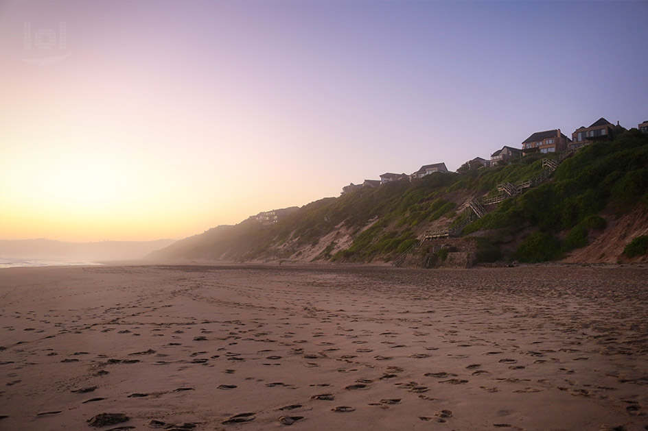 Sonnenuntergang am Strand von George in Südafrika