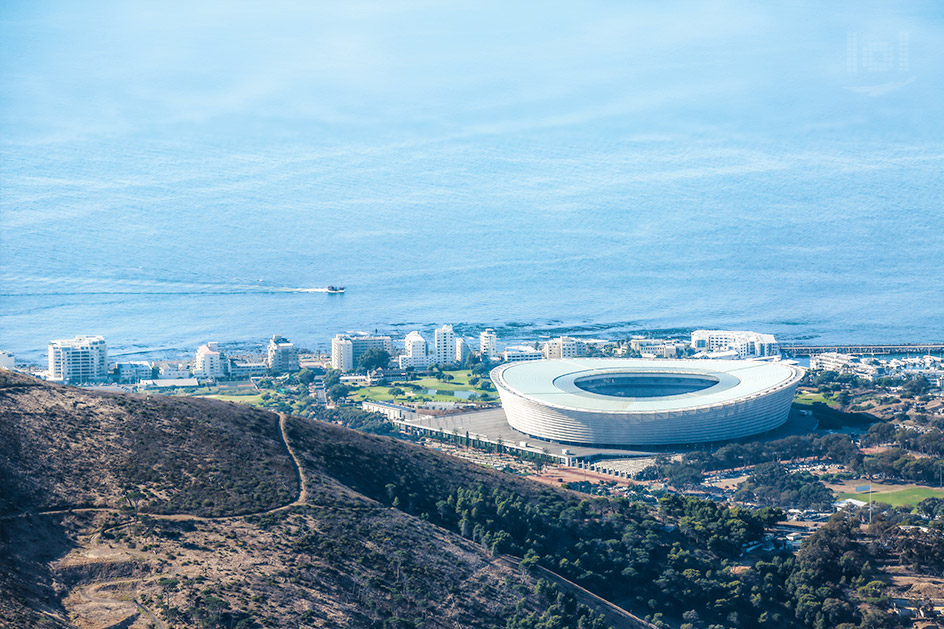 Ausblick vom Tafelberg auf das Cape Town Stadium von Kapstadt