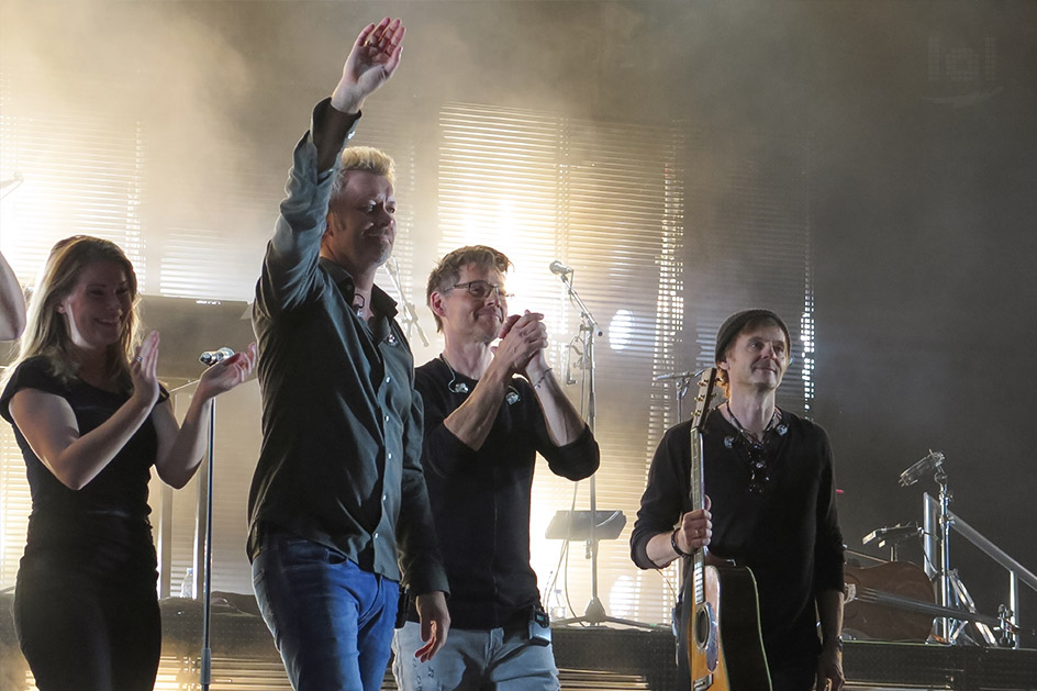 a-ha „Electric Summer 2018“ Tour / Dresden, Fimlnächte am Elbufer