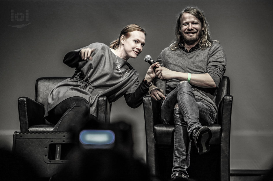 a-ha Backgroundmusiker Anneli Drecker und Even Ormestad auf der a-ha Fan-Convention 2016 in Oslo