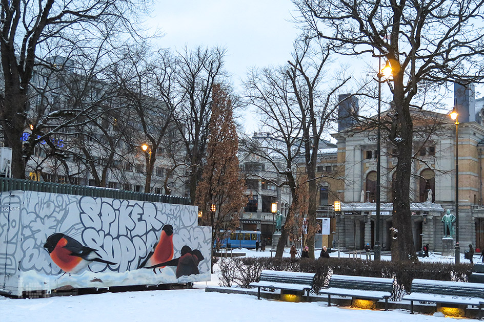 Rotkehlchen-Graffiti neben der Eisbahn Spikersuppa