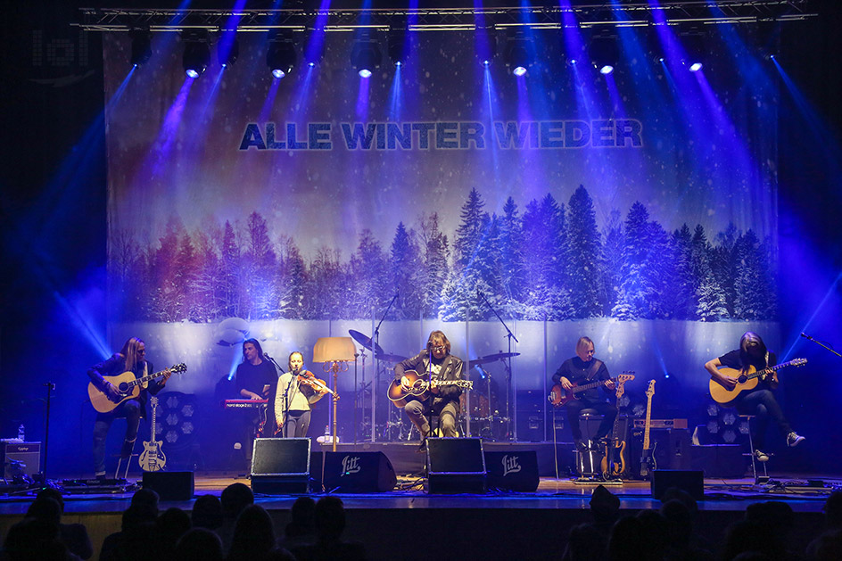Konzertfotos: Dieter „Maschine“ Birr auf Tour mit seinem Weihnachtsalbum „ALLE WINTER WIEDER" / special guests: Gina-Sophie, Chiara & Jana Gaebelein