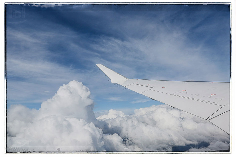 Aussicht vom Flugzeug auf Cumuluswolken