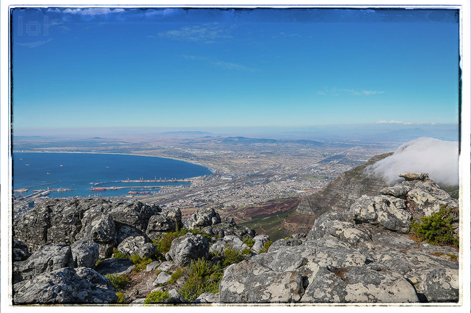 Ausblick vom Tafelberg auf Kapstadt in Südafrika