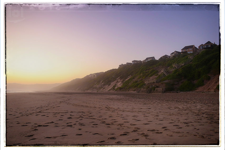 Sonnenuntergang am Strand von George in Südafrika
